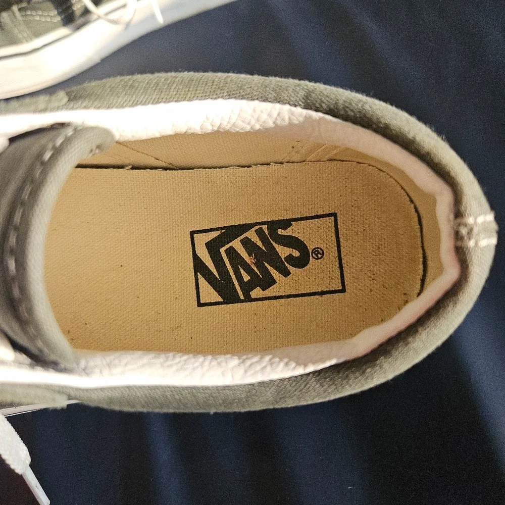 VANS Women's Olive Old Skool Sneakers - Picture 4 of 6